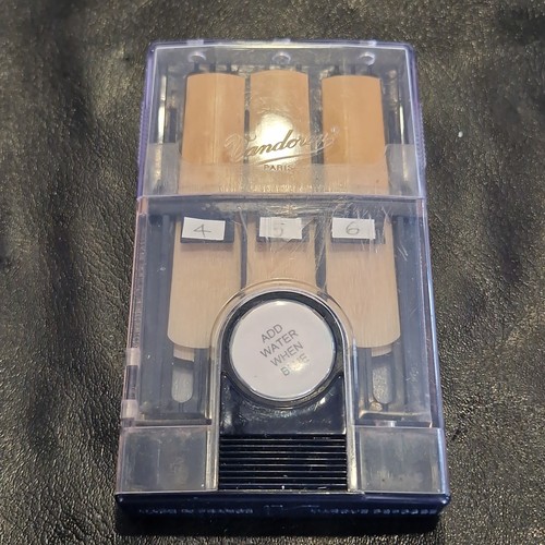 Vandoren hygro reed case - hygro, with