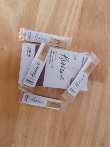 Flat clarinet reeds - b,