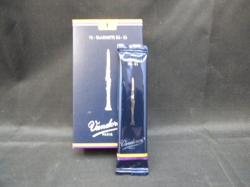 Vandoren blue clarinet - blue.,